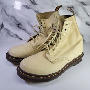 Dr. Martens Cream Ankle Boots 1460 Pascal Virginia leather boots